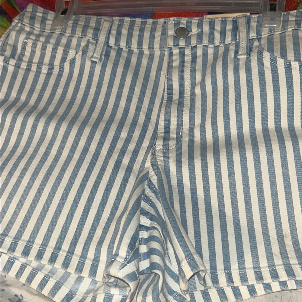 Universal Thread NWT Blue & White Striped High-Rise Jean Shorts size 12 - Picture 5 of 6
